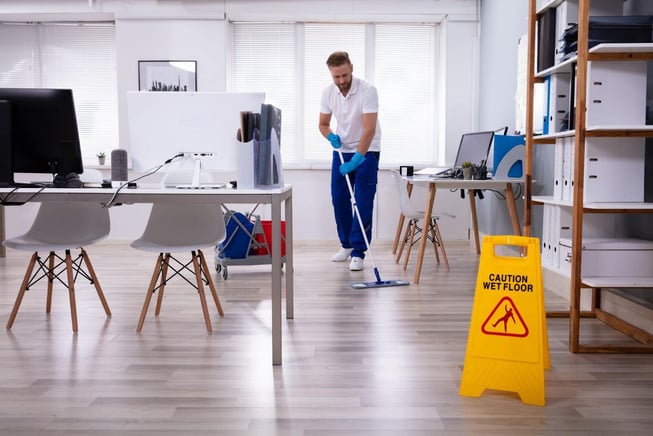 Comment maintenir la propreté et l'hygiène dans les espaces de travail