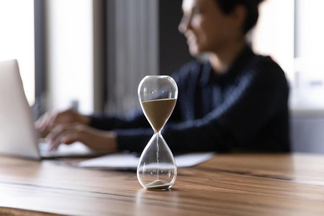 L'art de la gestion du temps en intérim: efficience et la productivité